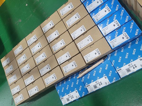 SICK DS50-P1112 激光距离传感器 & WF50-60B410 光电传感器发货完成